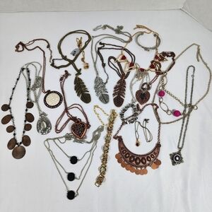 Jewelry Lot 18 Necklace Artisan Boho Pendants Chunky Gold Silver Bronze Tones
